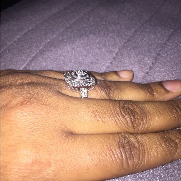 Diamond Ring - Picture 6 of 6